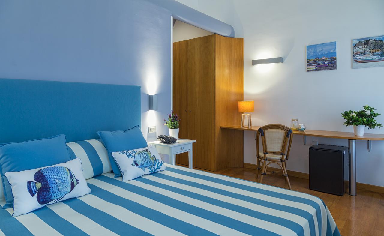 Casa D'Amare Bed & Breakfast เนเปิลส์ ภายนอก รูปภาพ